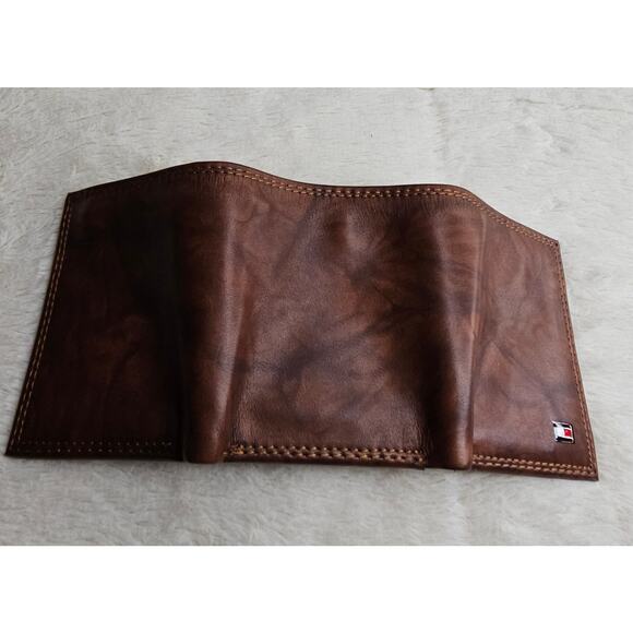 Tommy Hillfiger Men's Brown Swril Look leather wallet Used once Soft India made - Picture 10 of 10